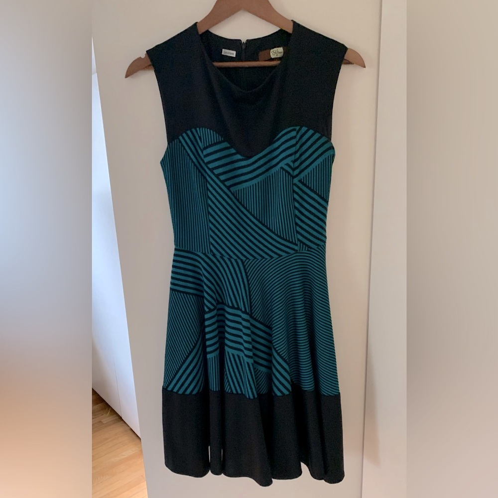 Eva Franco  Sz 6 Fit & Flare Dress Black & Teal Blue Stripe